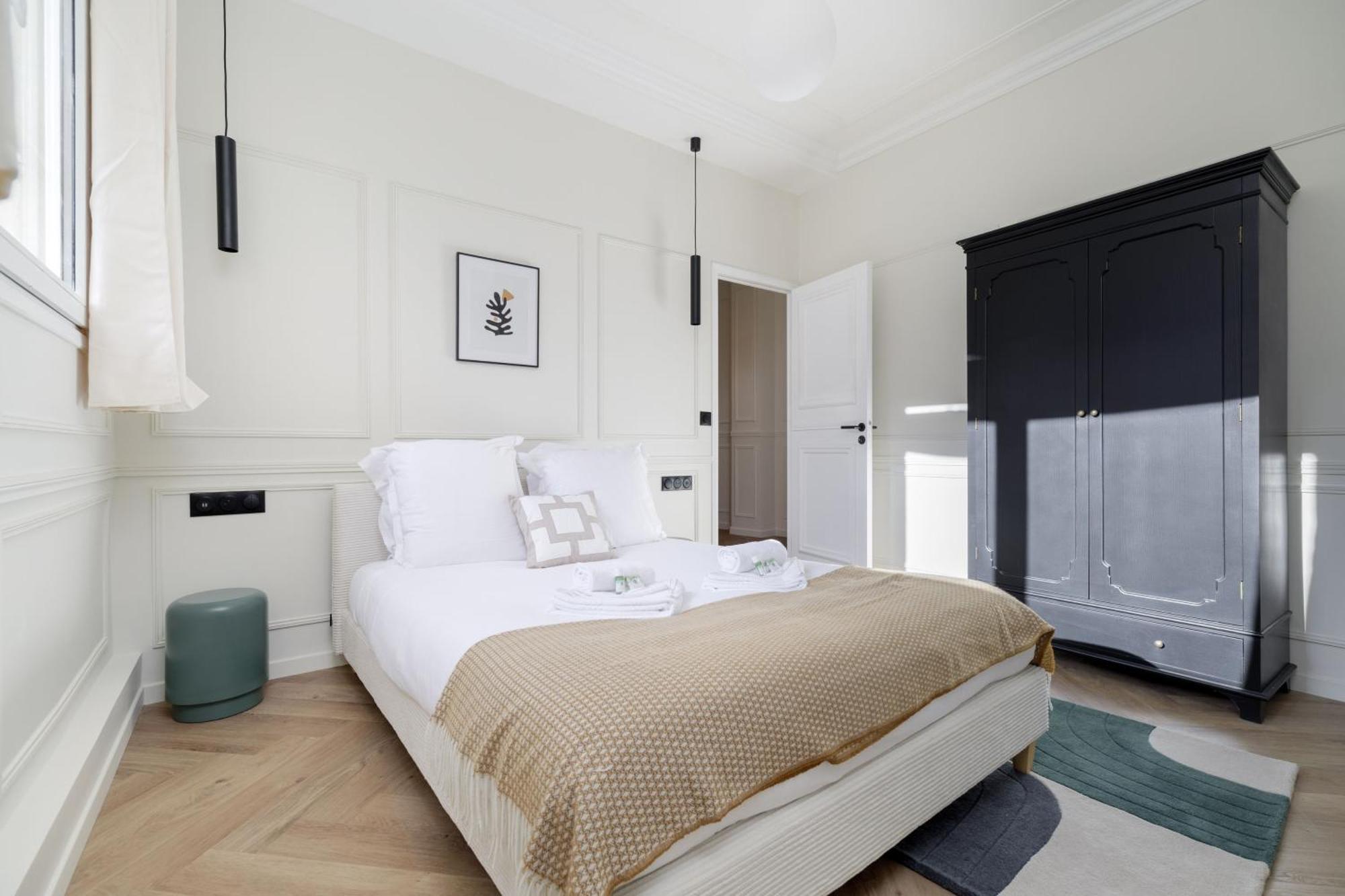 Poetic - Champs Elysees Appartement